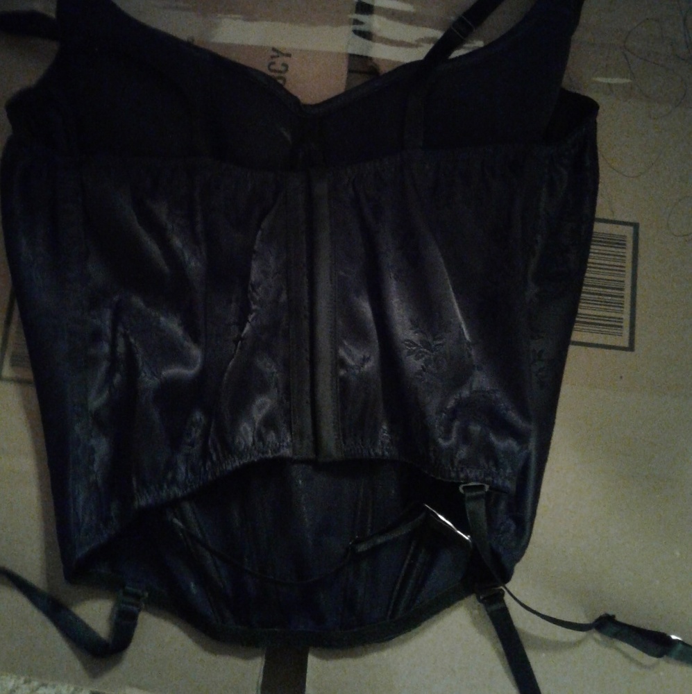 Bustier - Picture 2 of 3
